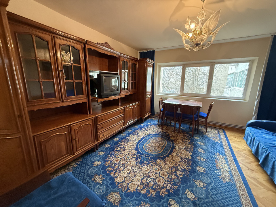 Apartament 2 camere, decomandat, etaj 1 - Steaua