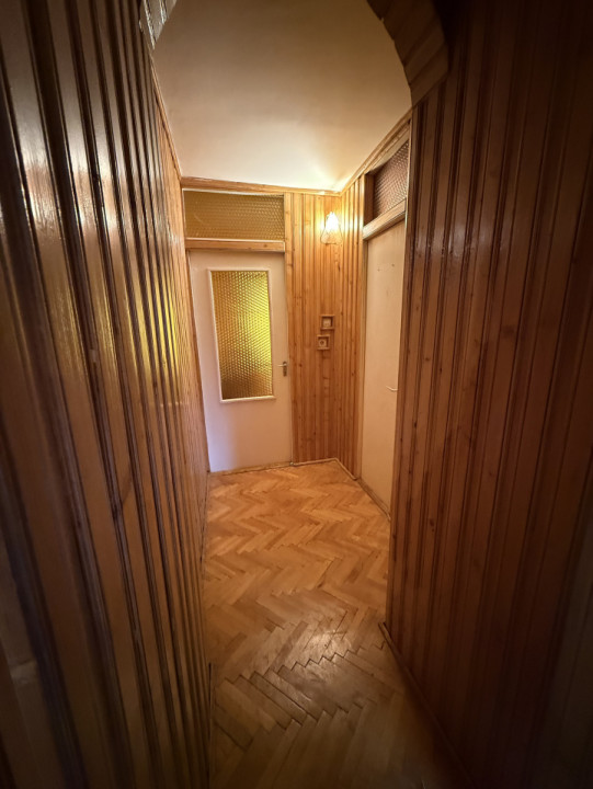 Apartament 2 camere, decomandat, etaj 1 - Steaua