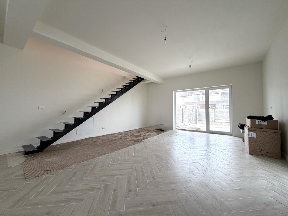Duplex 4 camere, 110mp utili, 260mp teren, asfalt - Mosnita Noua