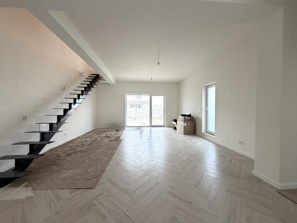 Duplex 4 camere, 110mp utili, 260mp teren, asfalt - Mosnita Noua