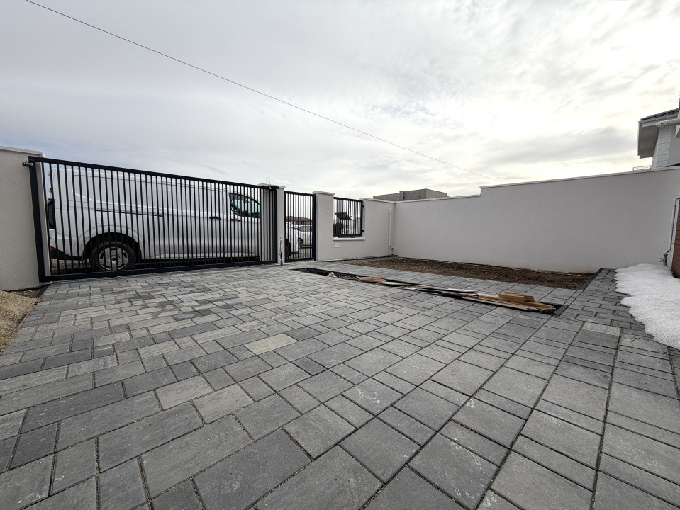 Duplex 4 camere, 110mp utili, 260mp teren, asfalt - Mosnita Noua