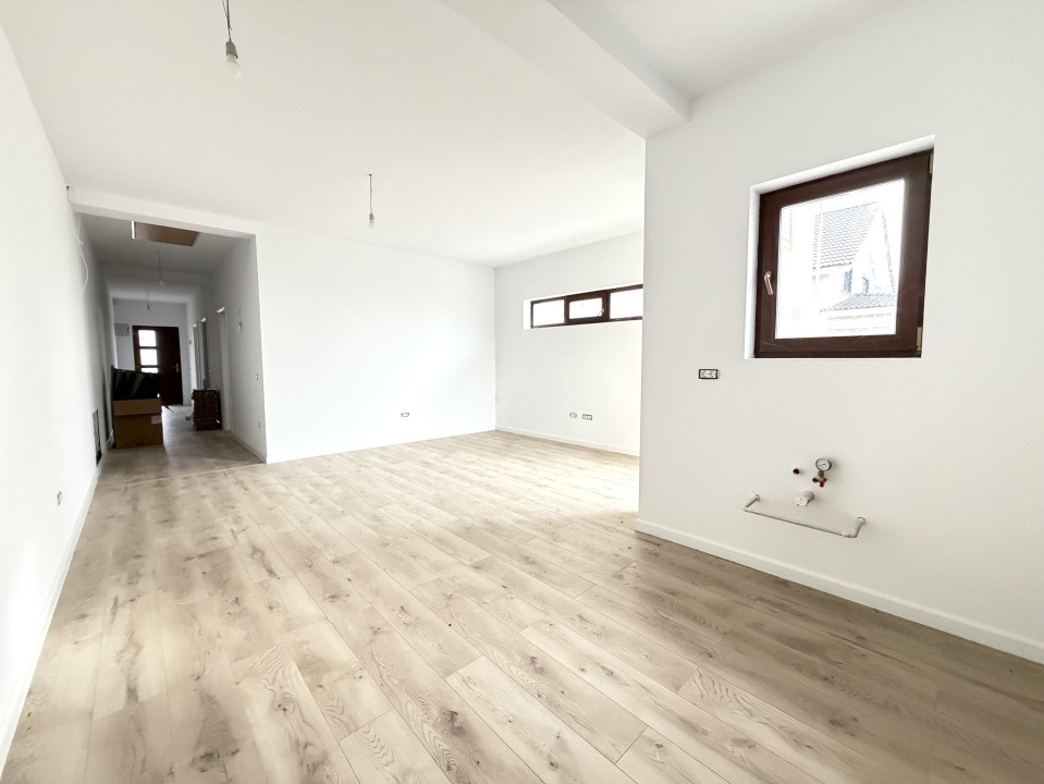 Duplex modern cu 3 camere, 70 mp utili, 250 mp teren - Sanandrei