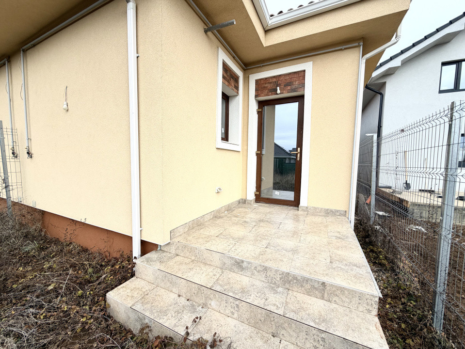 Duplex modern cu 3 camere, 70 mp utili, 250 mp teren - Sanandrei