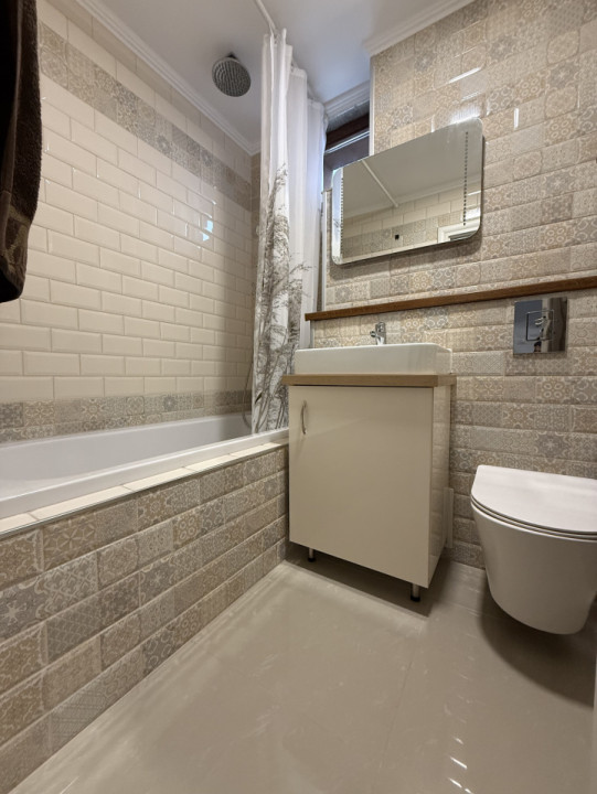 Apartament 3 camere, 73 mp, complet renovat - zona Garii