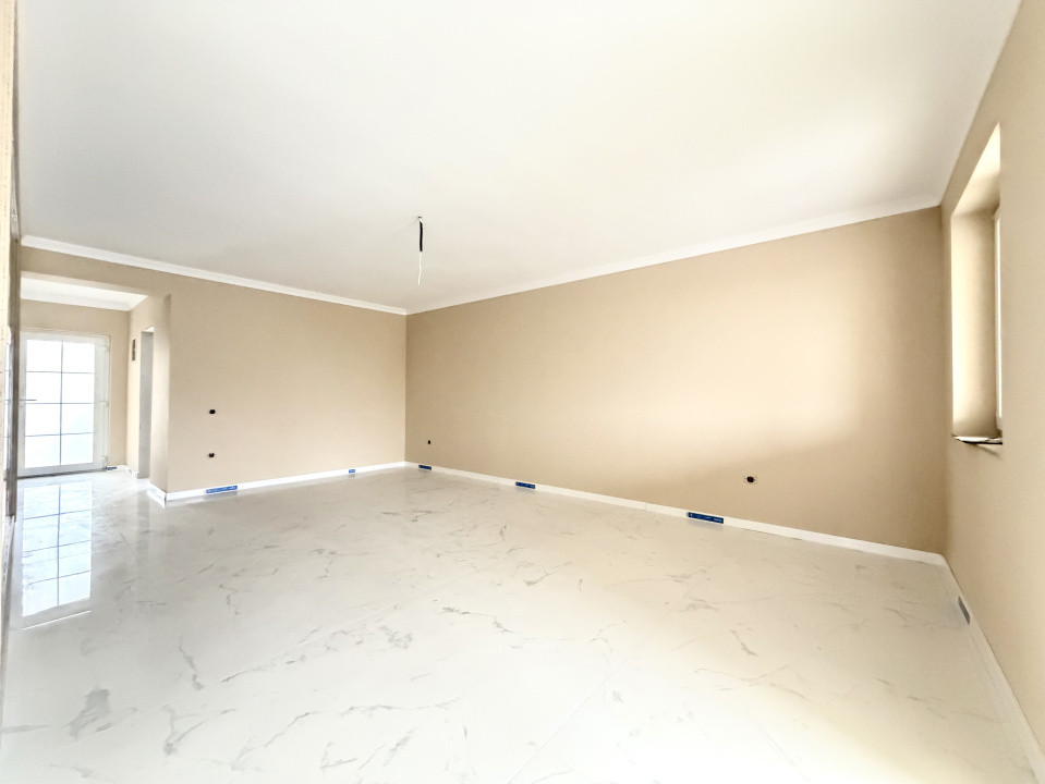 Duplex elegant cu 4 camere, 116 mp utili + piscina - Sanandrei