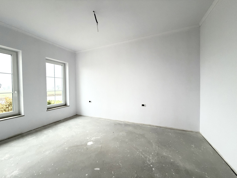 Duplex elegant cu 4 camere, 116 mp utili + piscina - Sanandrei