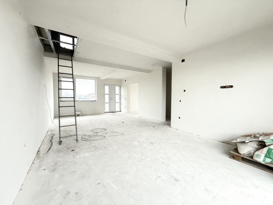 Triplex 4 camere, 140 mp utili, 330 mp teren - Sanandrei