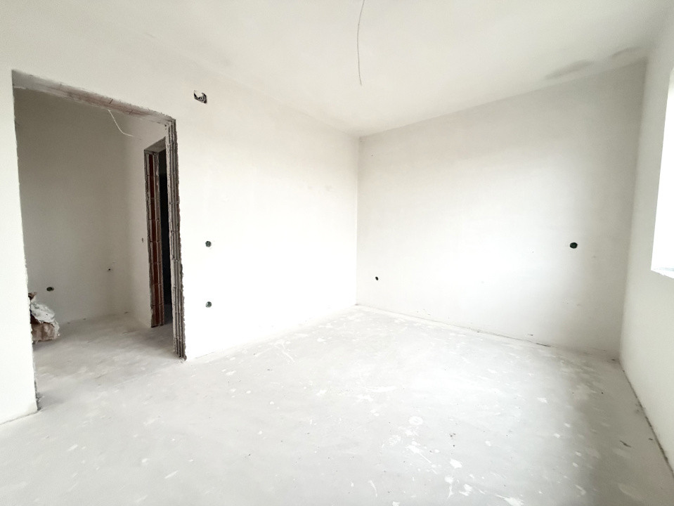 Triplex 4 camere, 140 mp utili, 330 mp teren - Sanandrei