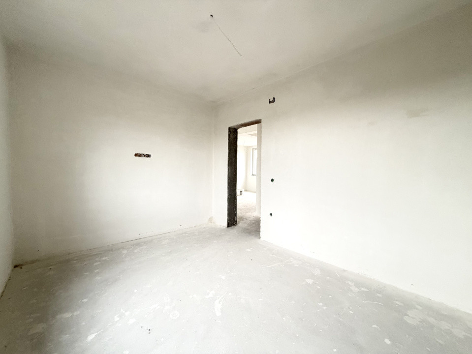 Triplex 4 camere, 140 mp utili, 330 mp teren - Sanandrei