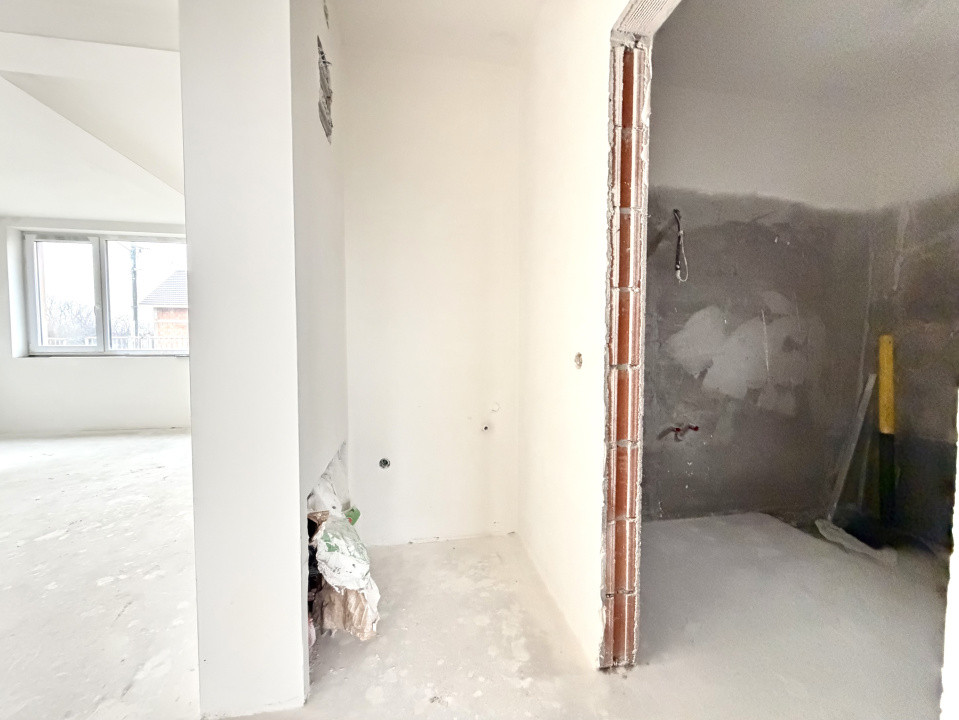 Triplex 4 camere, 140 mp utili, 330 mp teren - Sanandrei