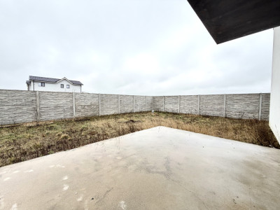 Triplex spatios, 4 camere, 140 mp utili, 330 mp teren - Sanandrei