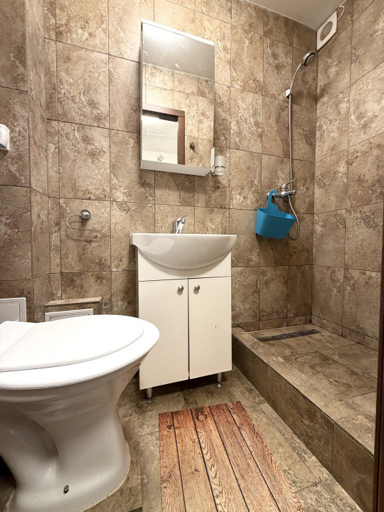 Garsonieră 21mp, etaj 1, renovata complet,balcon cu bucătărie-Buziasului