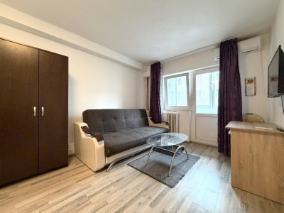 Garsonieră 21mp,etaj 1,renovata complet,bucătărie separată-Buziasului