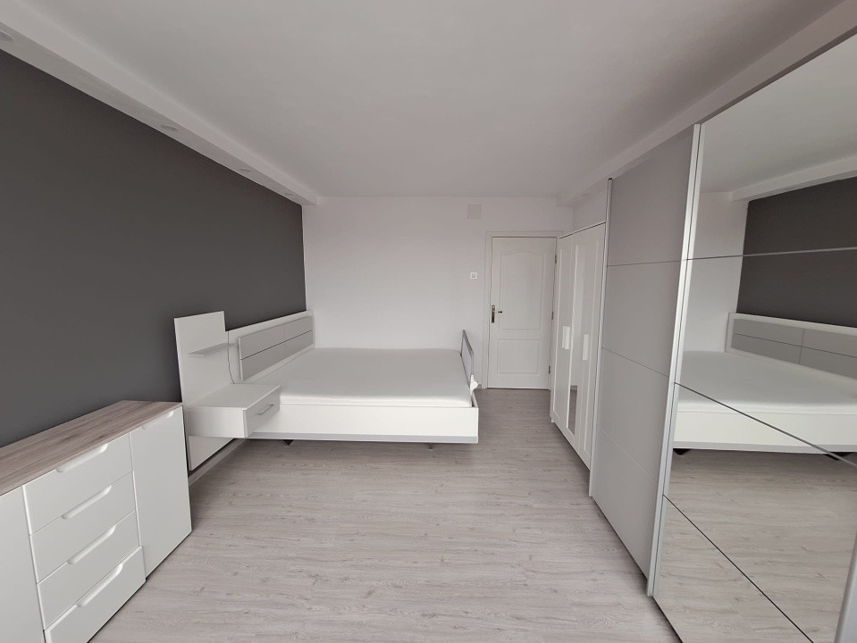 Apartament luminos, 2 camere, decomandat - Complexul Studentesc