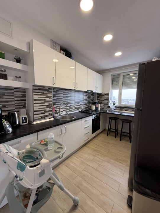 Apartament luminos, 2 camere, decomandat - Complexul Studentesc