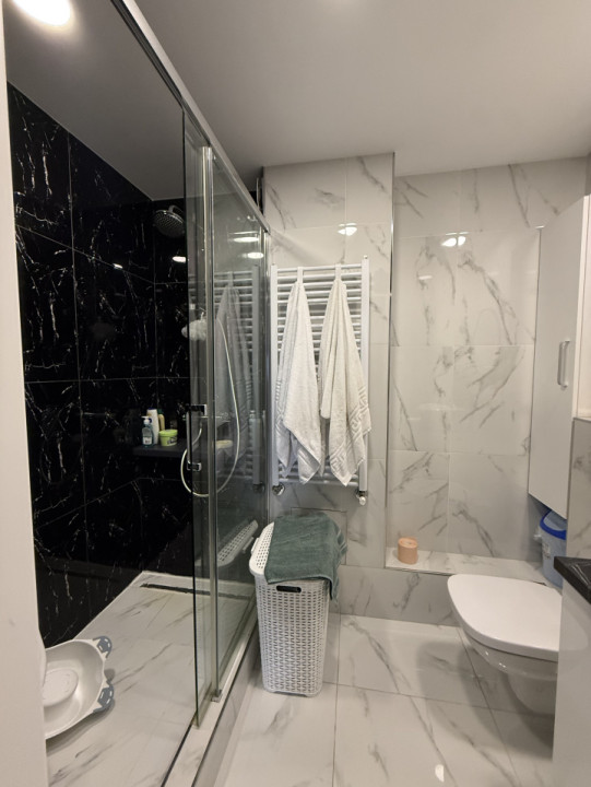 Apartament luminos, 2 camere, decomandat - Complexul Studentesc