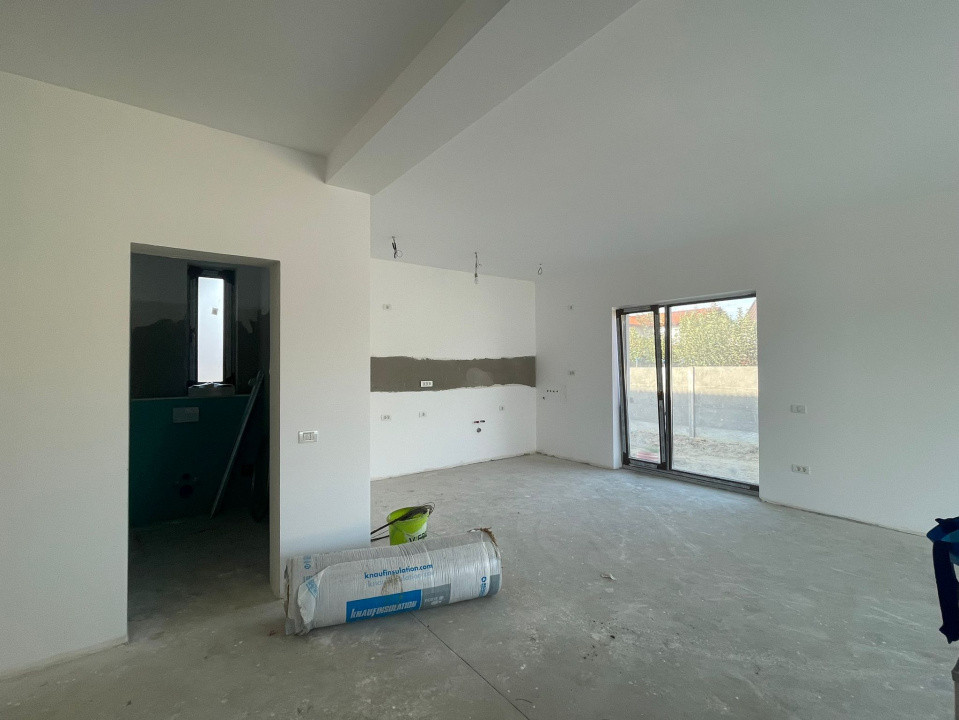 Duplex pe parter 4 camere - Mosnita Noua