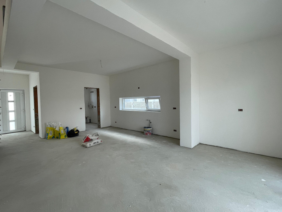 Duplex 4 camere la asfalt Calea Medves
