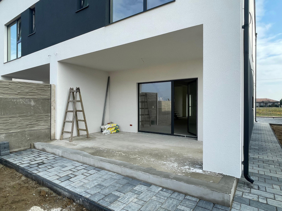 Duplex 4 camere la asfalt Calea Medves