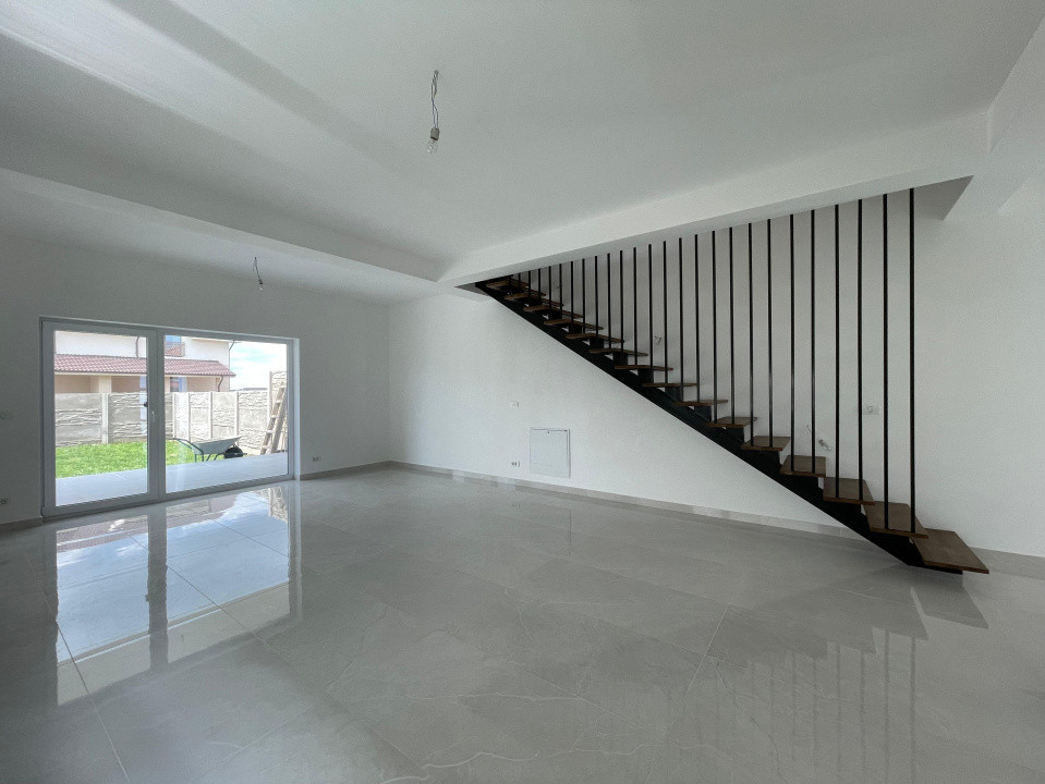 Duplex 4 camere la asfalt Calea Medves