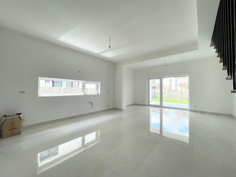 Duplex 4 camere la asfalt Calea Medves