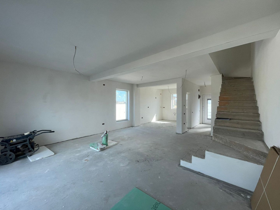 Duplex modern 4 camere la asfalt Mosnita Calea Medves