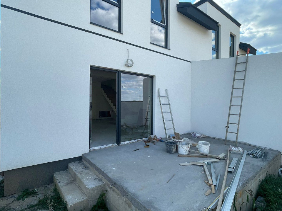 Duplex modern 4 camere la asfalt Mosnita Calea Medves