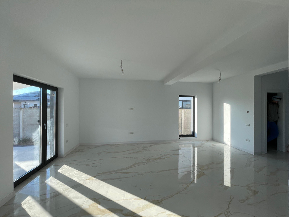 Duplex despartit prin camera tehnica  finisaje premium Mosnita