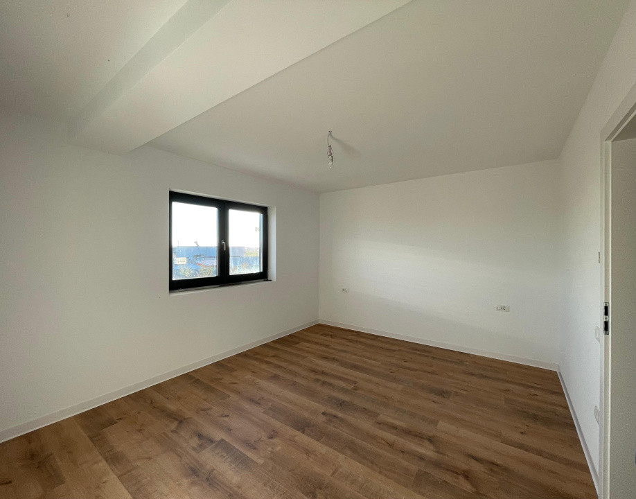 Duplex despartit prin camera tehnica  finisaje premium Mosnita