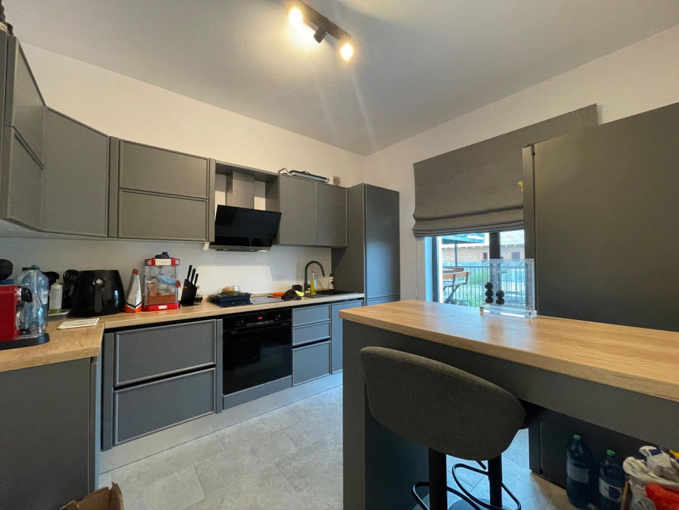 Duplex cu 4 camere mobilat si utila Mosnita Veche