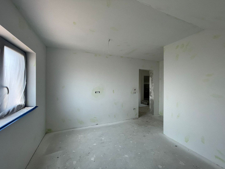 Casa individuala 4 camere si garaj Mosnita Veche