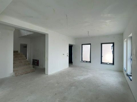 Casa individuala 4 camere si garaj Mosnita Veche