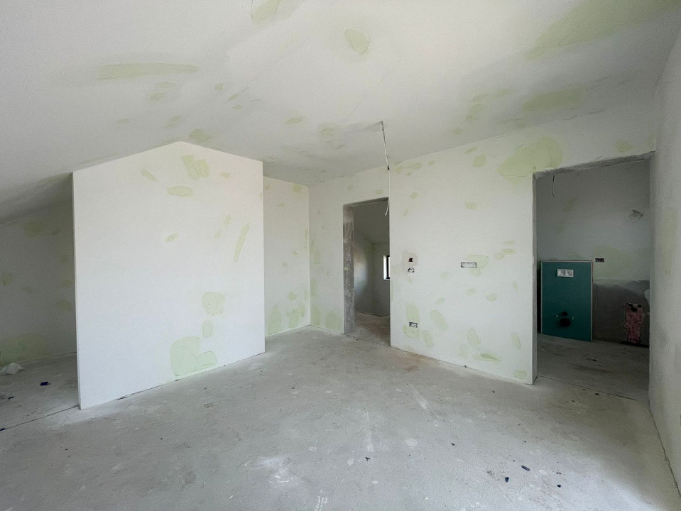 Casa individuala 4 camere si garaj Mosnita Veche