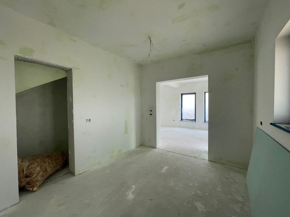 Casa individuala 4 camere si garaj Mosnita Veche