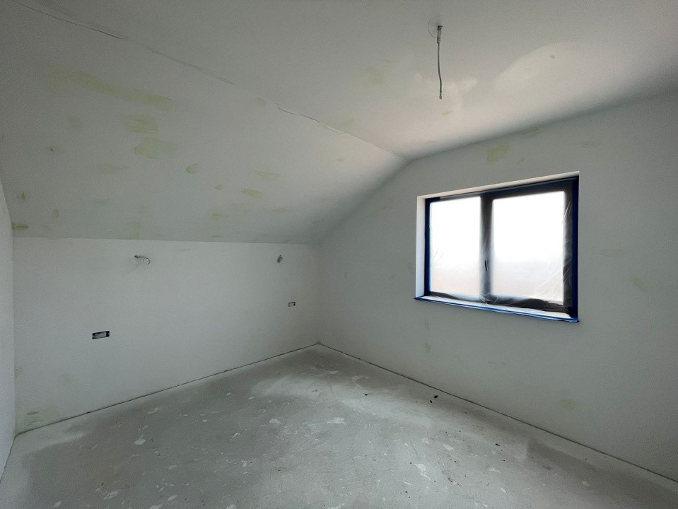 Casa individuala 4 camere si garaj Mosnita Veche