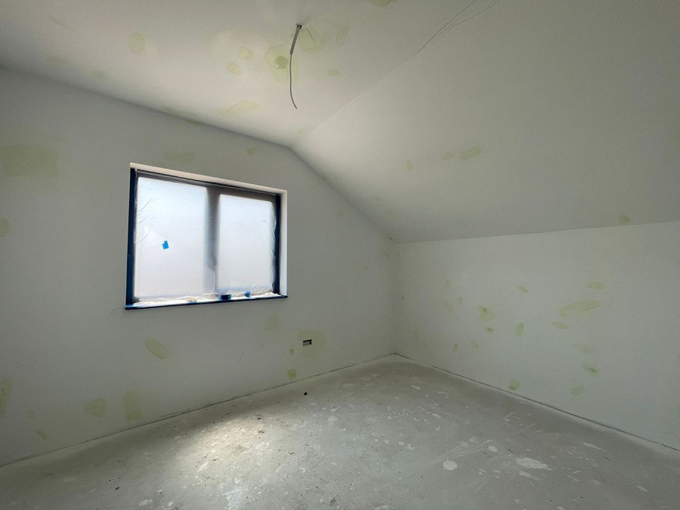 Casa individuala 4 camere si garaj Mosnita Veche