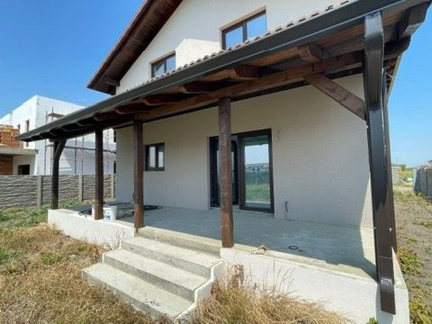 Casa individuala 4 camere si garaj Mosnita Veche