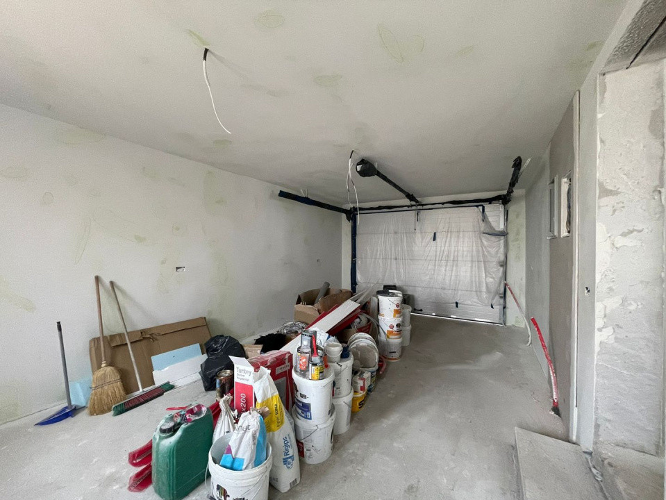 Casa individuala 4 camere si garaj Mosnita Veche