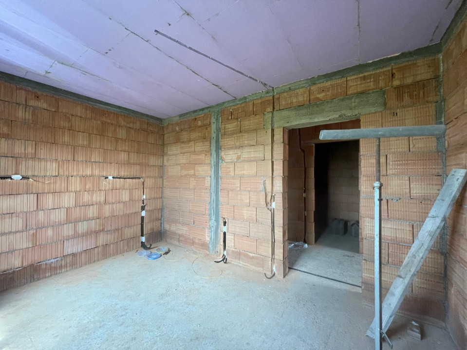 Duplex pe parter 3 camere si dressing Mosnita Veche Drumul Boilor