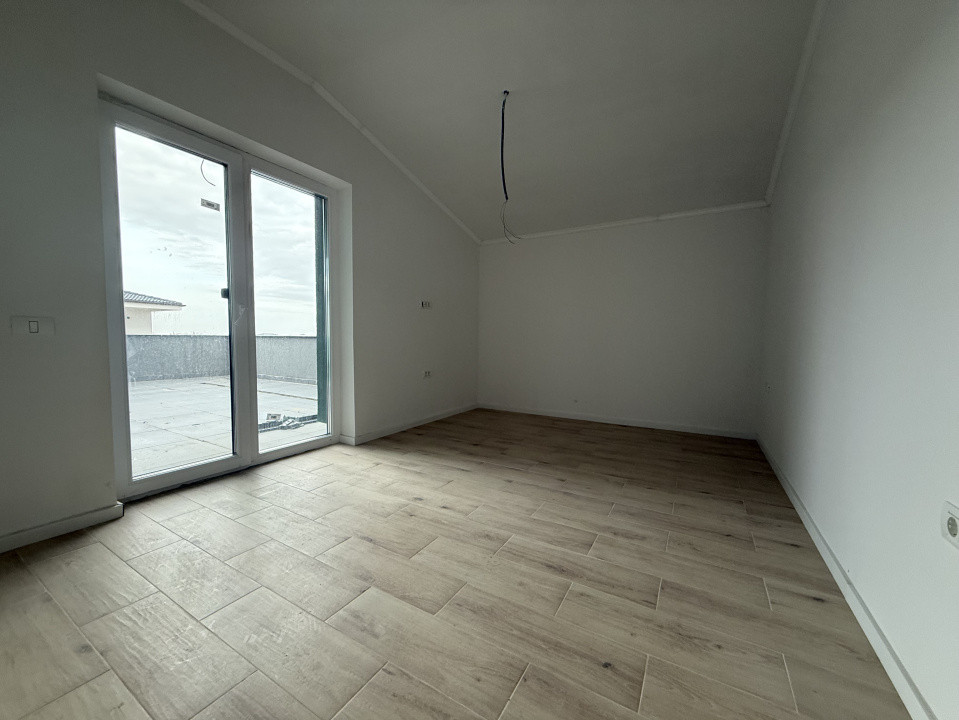 Apartament spatios, 4 camere, 75 mp utili + 35 mp terasa - Giroc