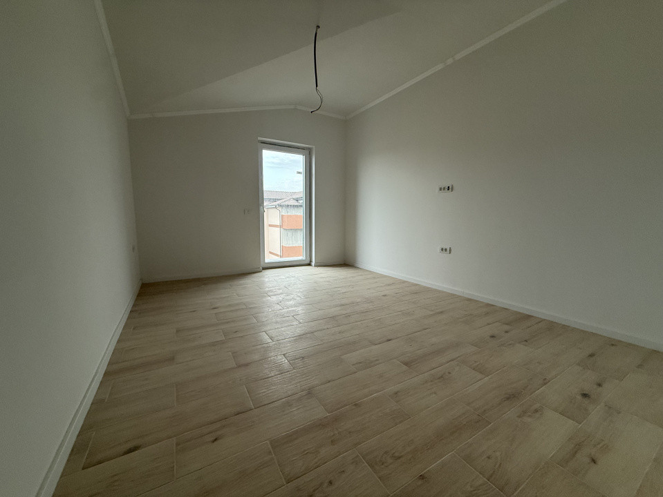 Apartament spatios, 4 camere, 75 mp utili + 35 mp terasa - Giroc