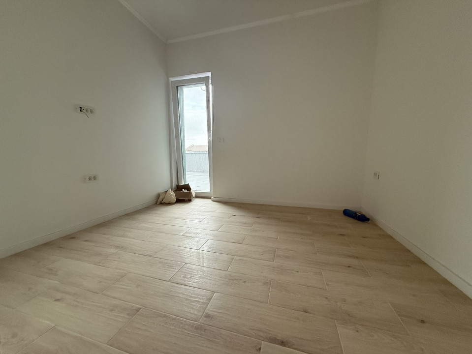 Apartament spatios, 4 camere, 75 mp utili + 35 mp terasa - Giroc