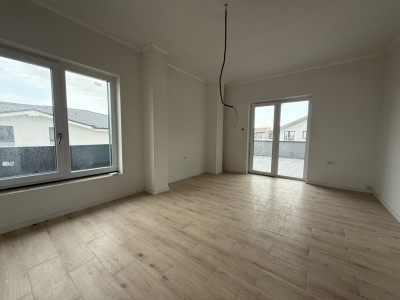 Apartament spatios, 4 camere, 75 mp utili + 35 mp terasa - Giroc