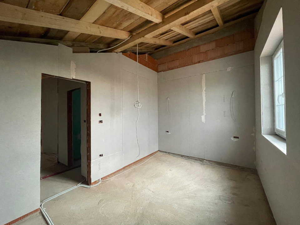 Duplex 4 camere despartit prin camera tehnica Calea Medves Mosnita