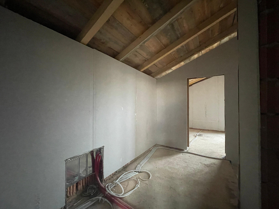 Duplex 4 camere despartit prin camera tehnica Calea Medves Mosnita