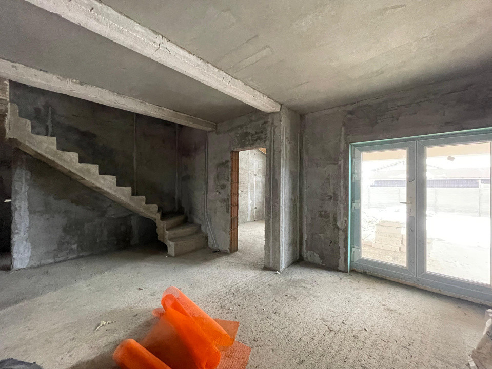 Duplex 4 camere despartit prin camera tehnica Mosnita Noua Valery