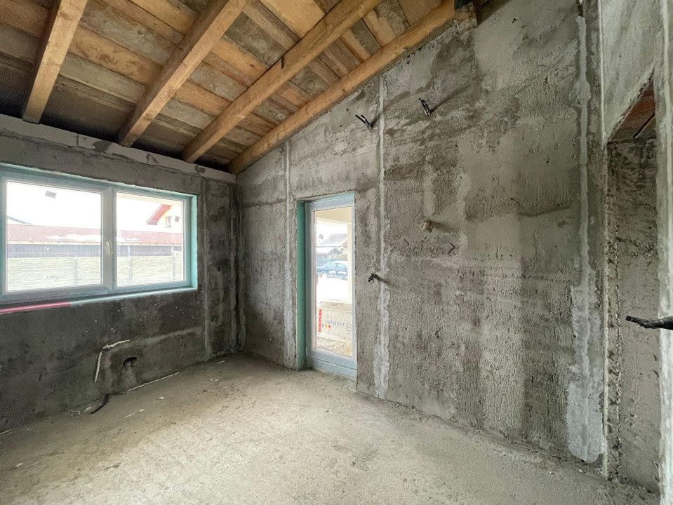 Duplex 4 camere despartit prin camera tehnica Mosnita Noua Valery