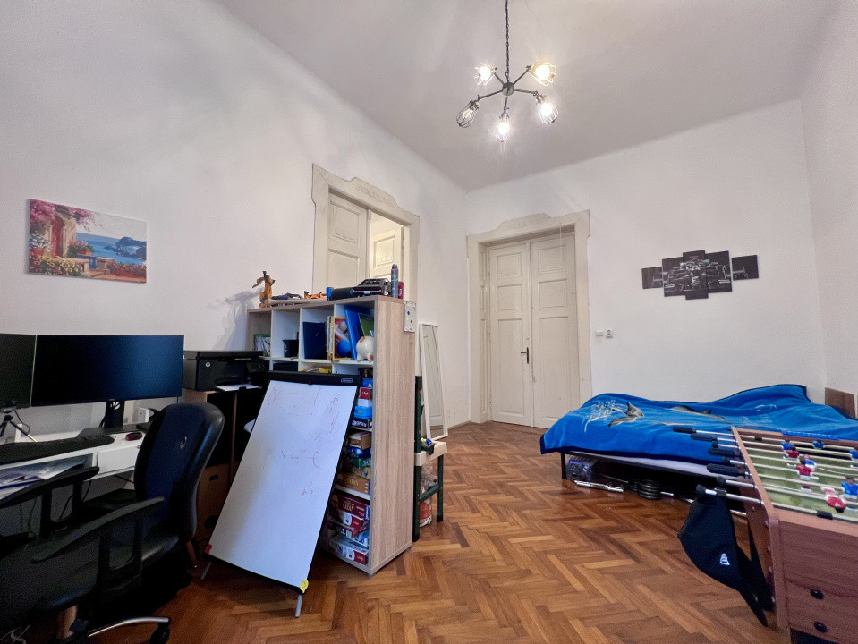  Apartament cu 3 camere,  110mp, etaj 1 - Zona Ultra-Centrala
