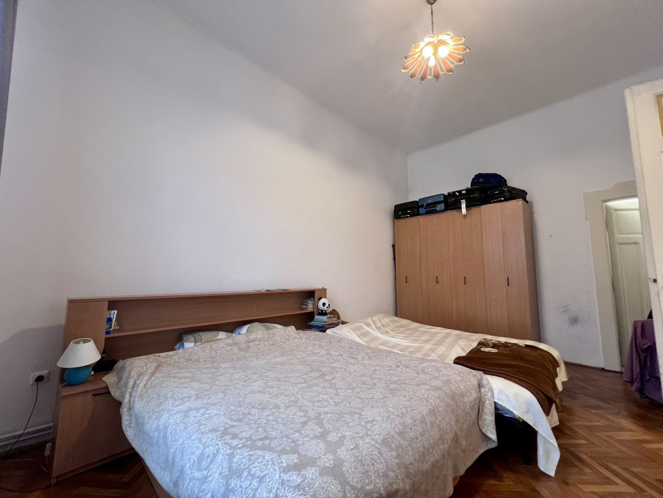  Apartament cu 3 camere,  110mp, etaj 1 - Zona Ultra-Centrala