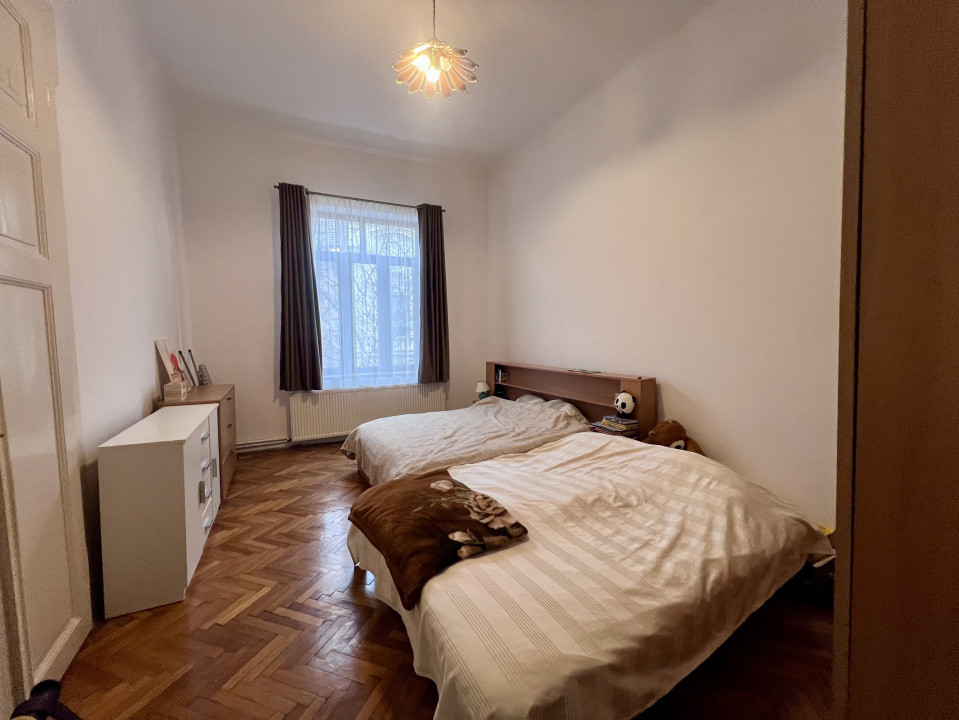  Apartament cu 3 camere,  110mp, etaj 1 - Zona Ultra-Centrala